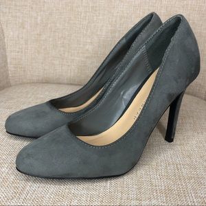 Lauren Conrad Gray Suede Heels Size 6